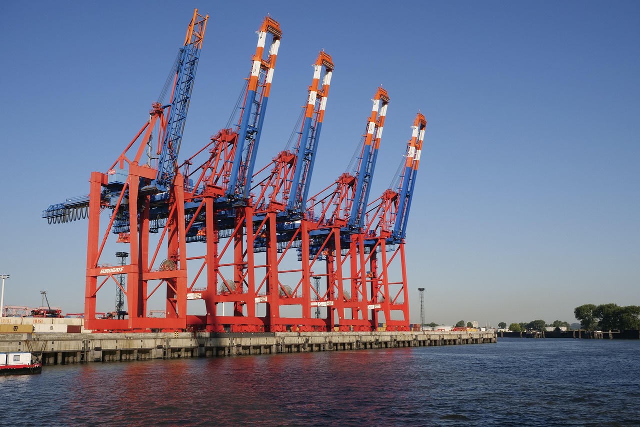 port-industry-3566821_1280.jpg